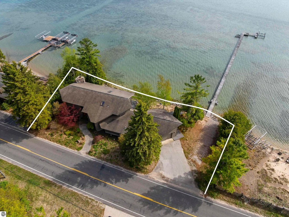 House in Beulah, Michigan, United States 3 - 18168144