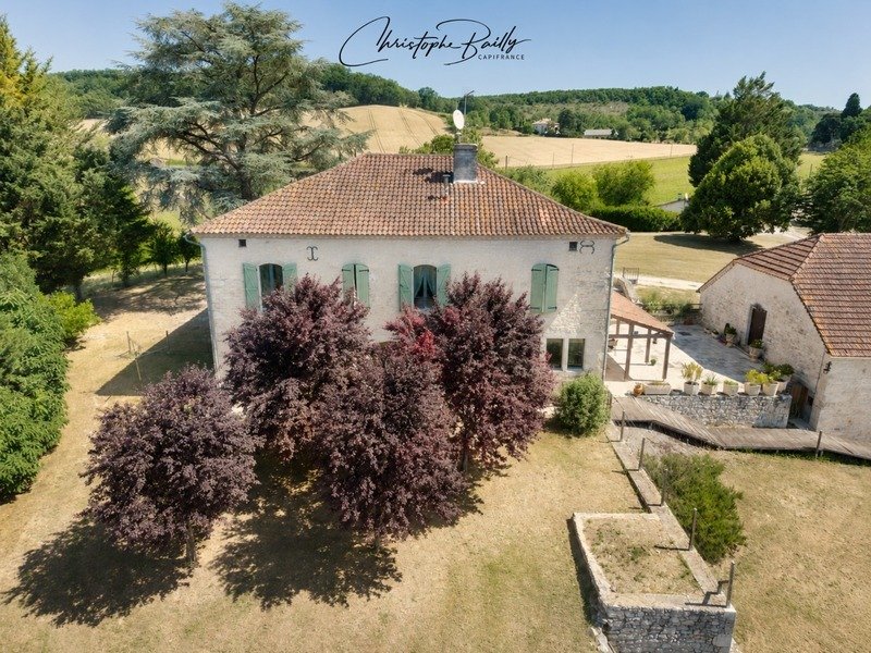 House in Lauzerte, Occitania, France 1 - 16502445