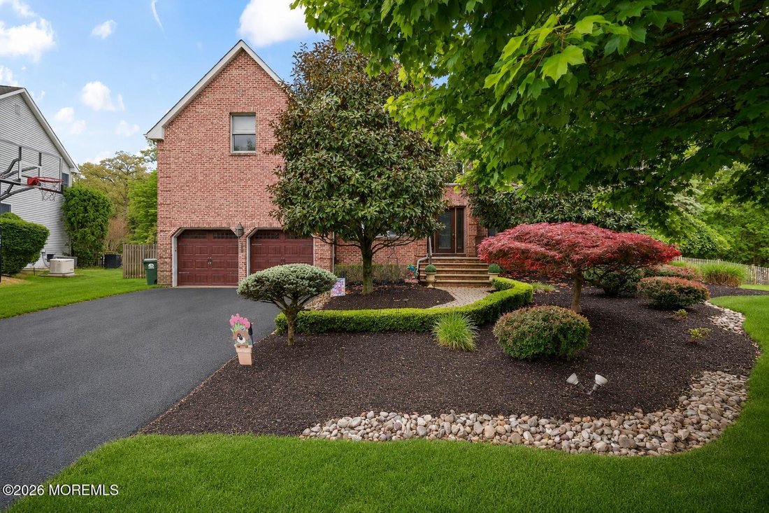 House in Marlboro Township, New Jersey, United States 1 - 17959810