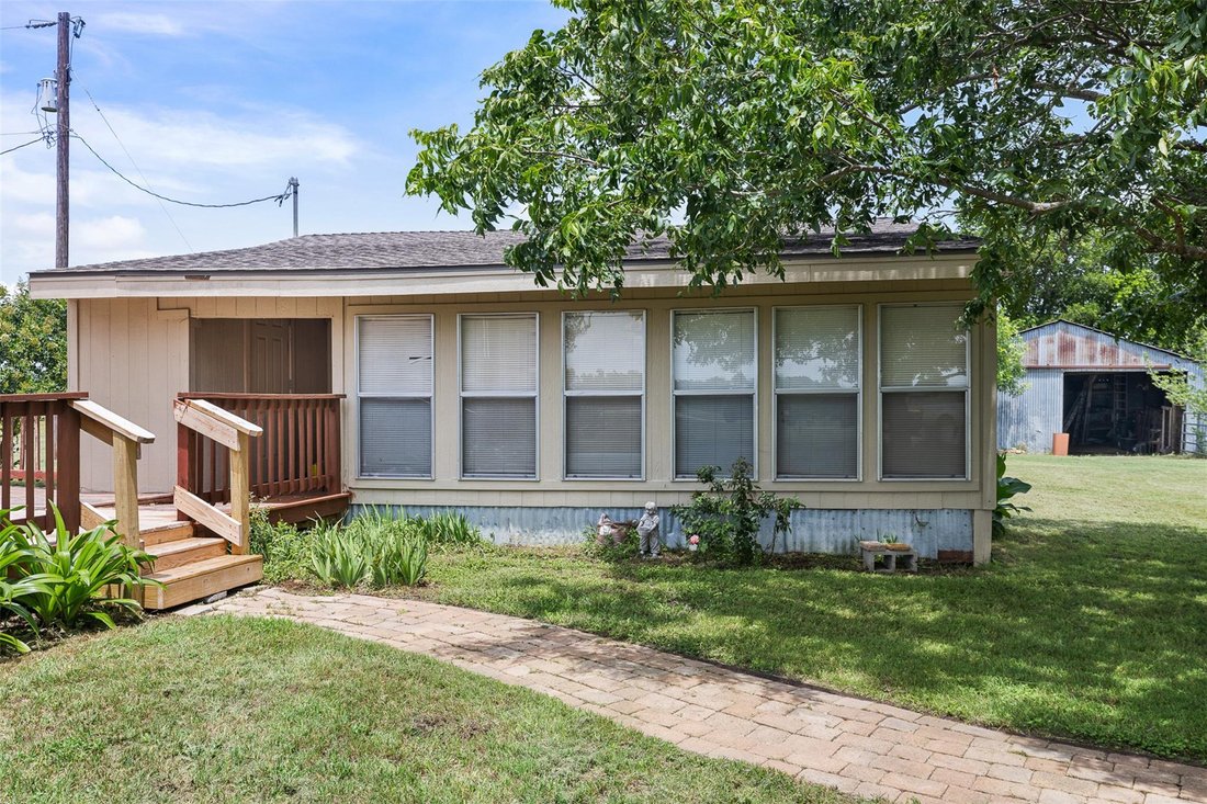 House in Beyersville, Texas, United States 5 - 18168625