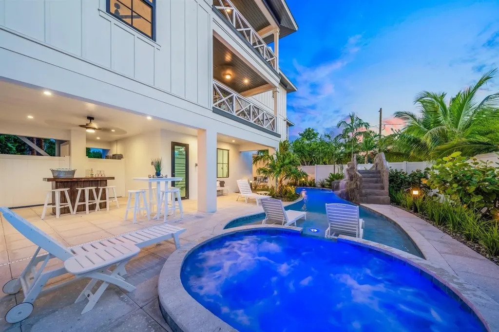 Siesta Key, Florida, United States 5 - 18168258