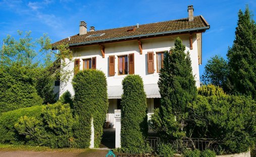 Townhouse in Divonne-les-Bains, Auvergne-Rhône-Alpes, France 1