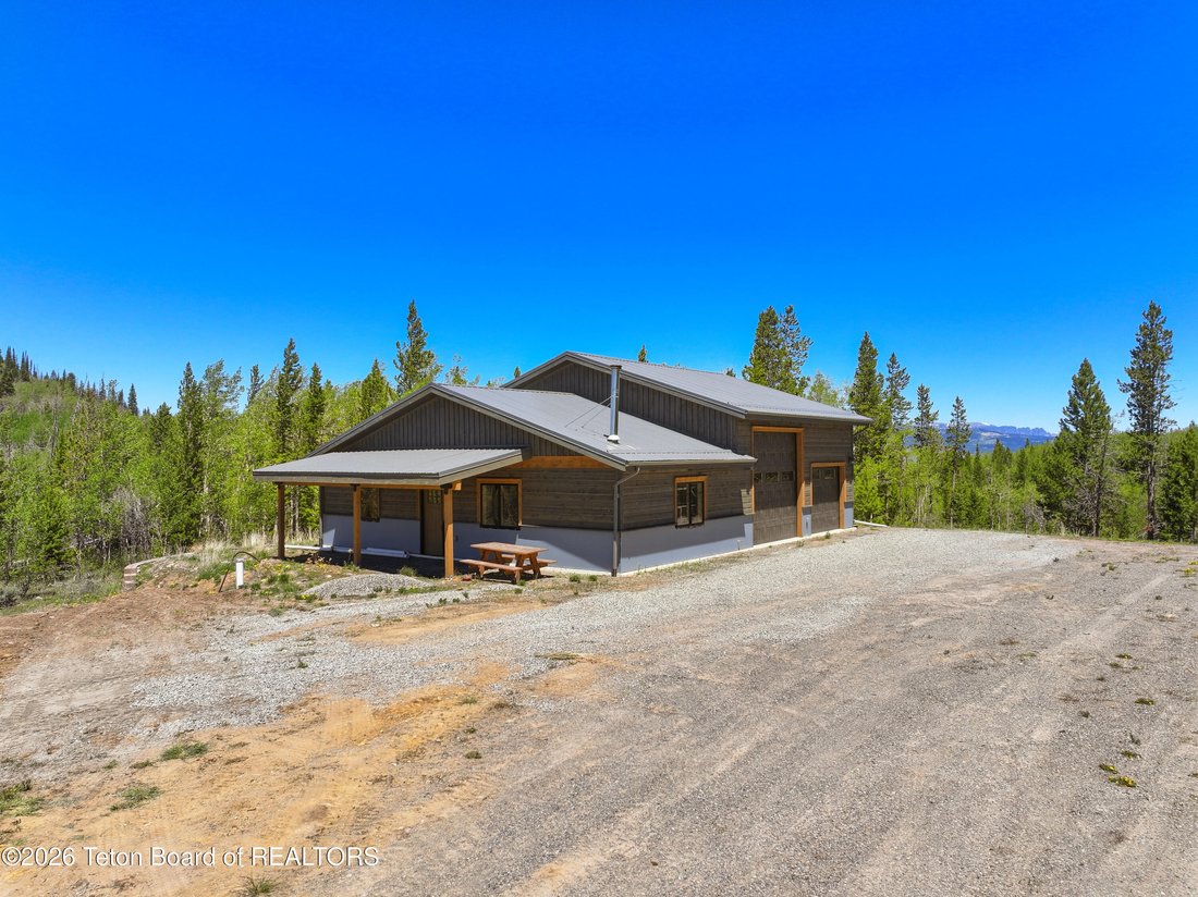 House in Dubois, Wyoming, United States 2 - 18171168
