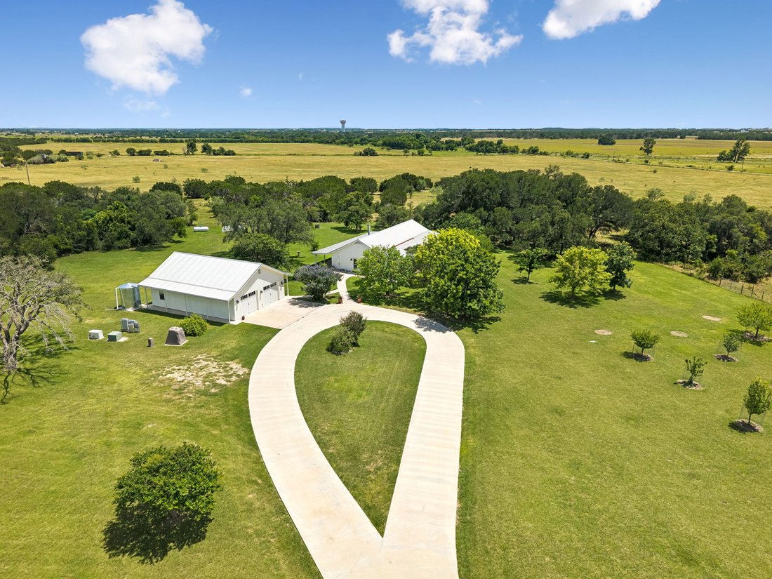 House in Florence, Texas, United States 2 - 18170908