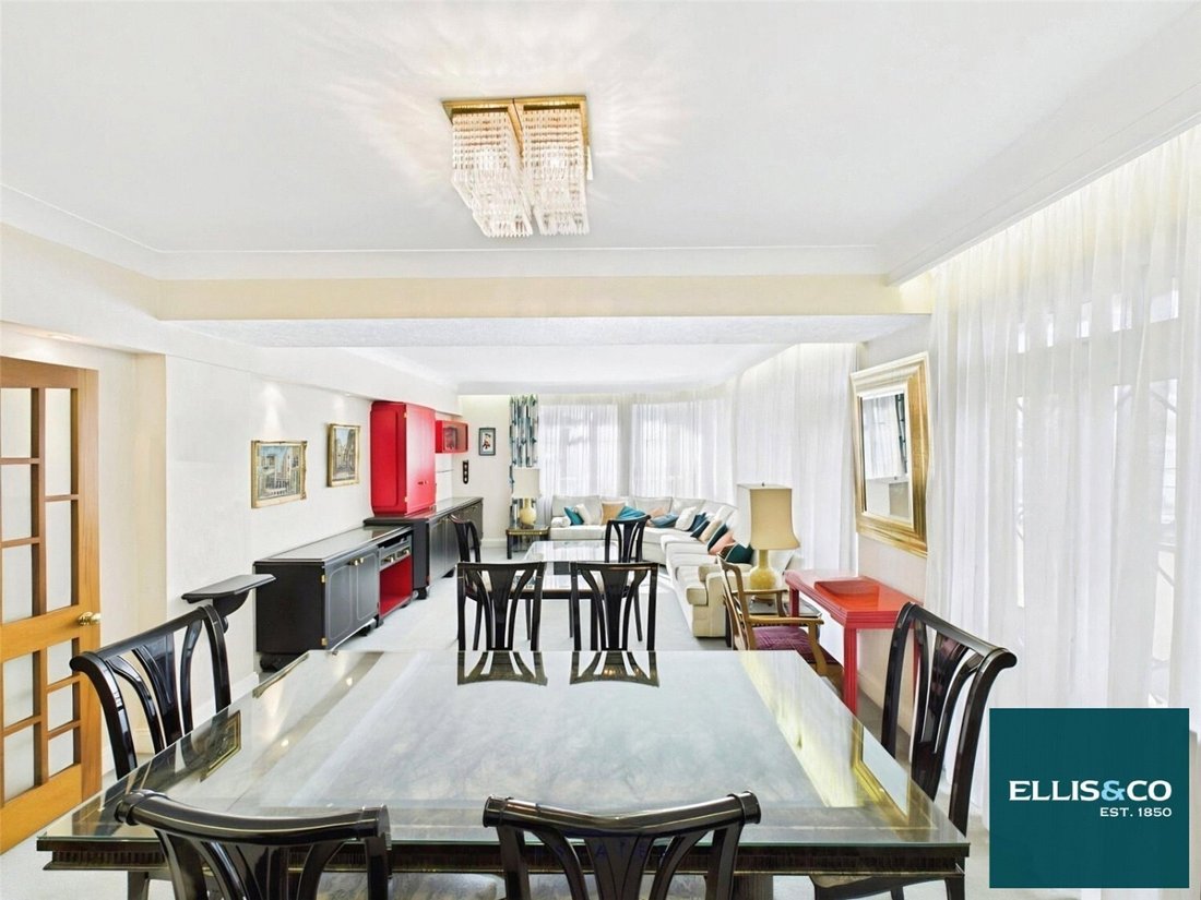Apartment in Temple Fortune, Barnet, England 4 - 18168582