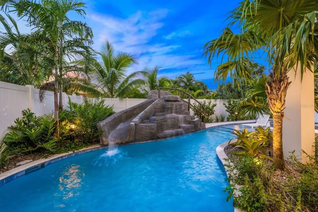 Siesta Key, Florida, United States 4 - 18168258