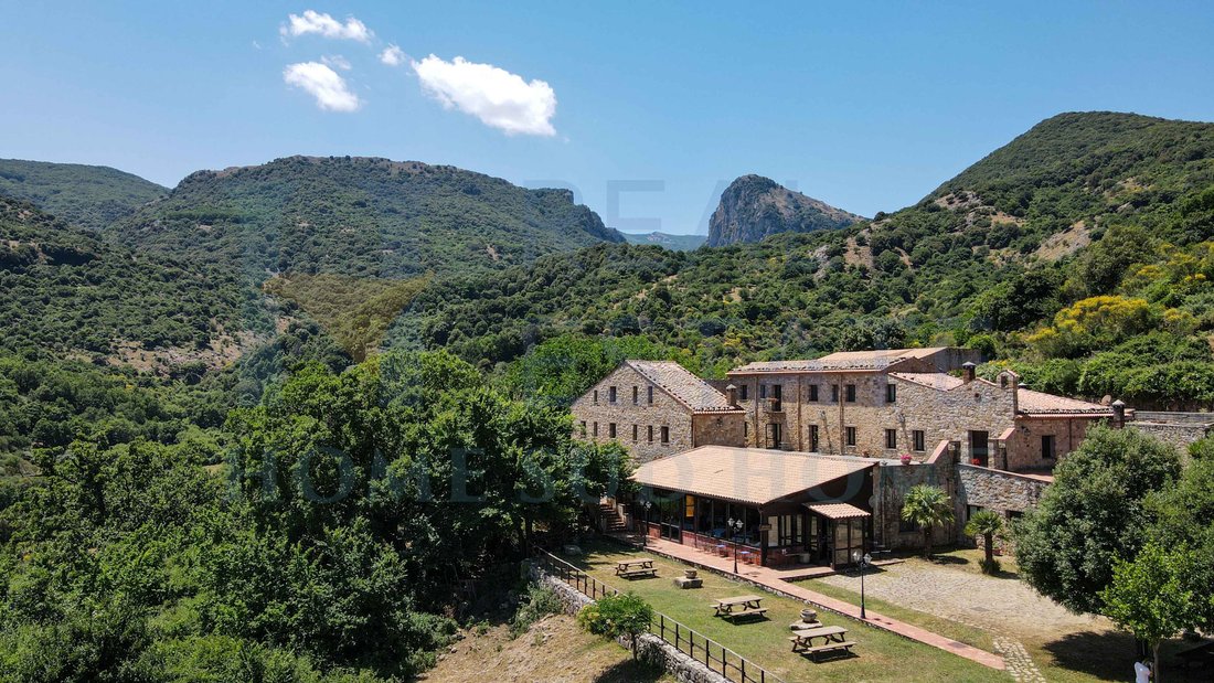 Villa in Castelbuono, Sicily, Italy 1 - 18172252
