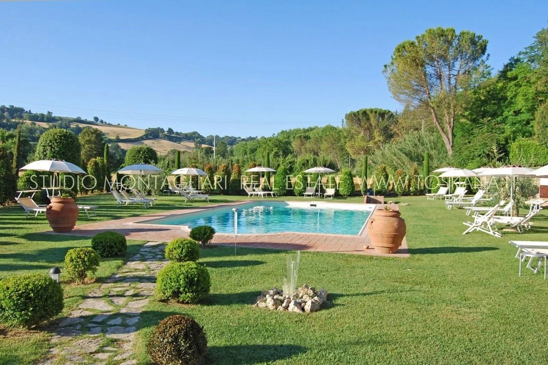 Villa in San Gimignano, Tuscany, Italy 2 - 18174707