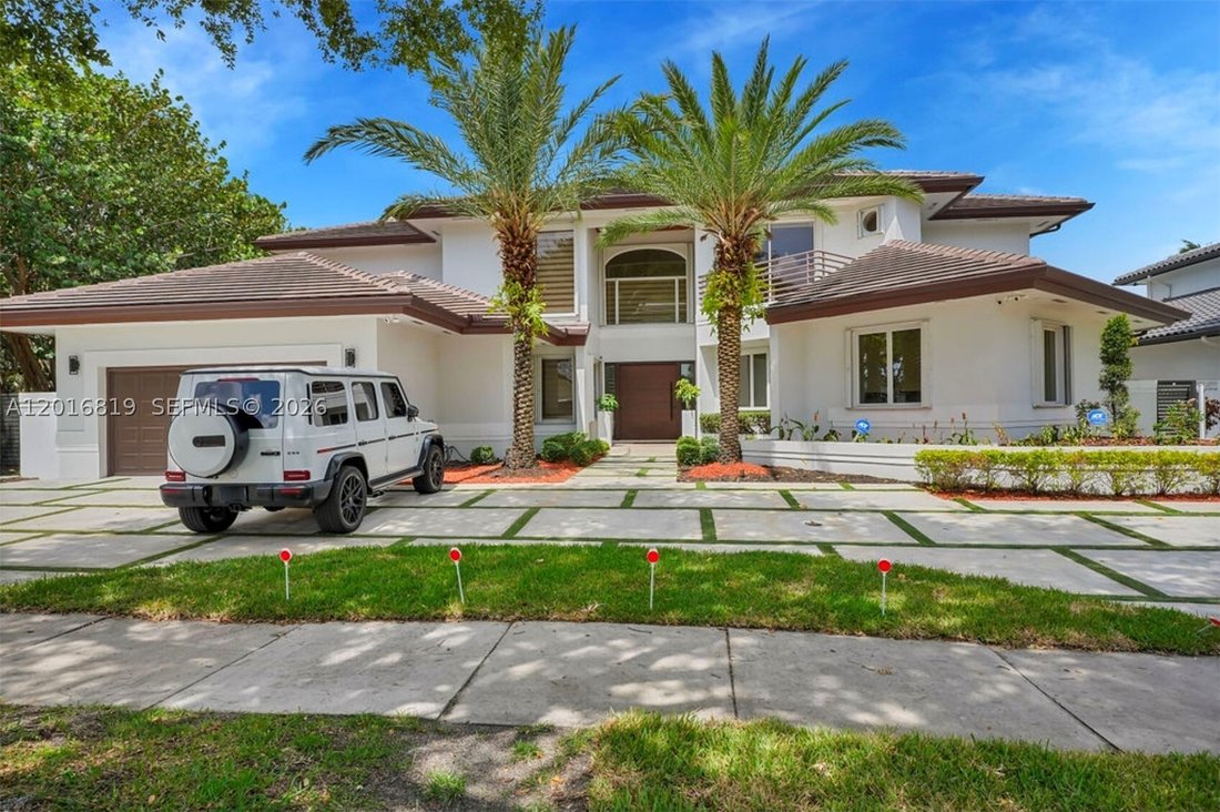House in Hialeah, Florida, United States 3 - 17890575