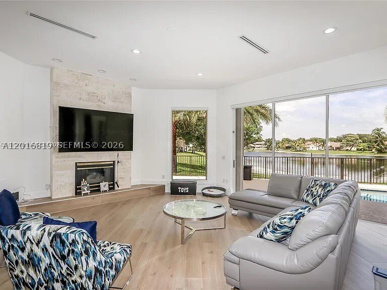 House in Hialeah, Florida, United States 1 - 17890575