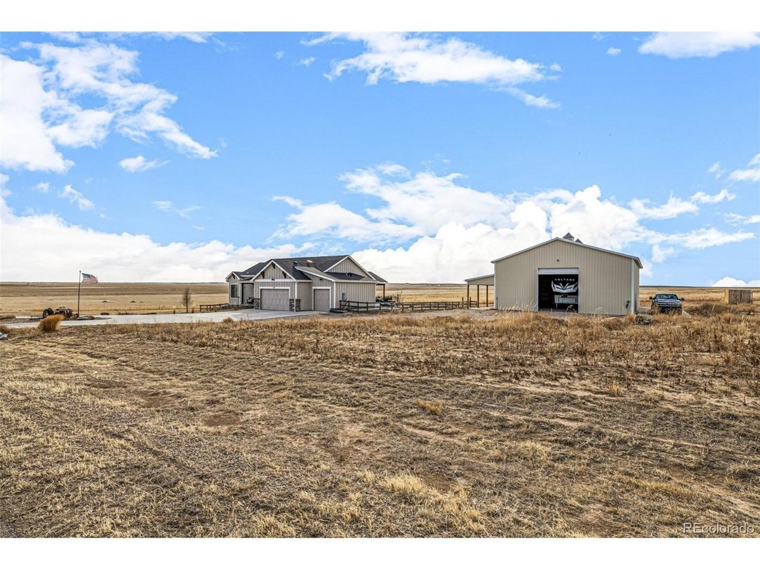 Strasburg, Colorado, United States 3 - 18174710