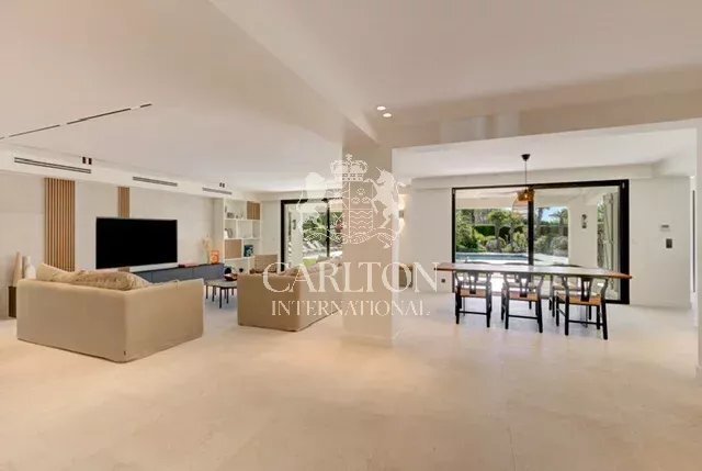 House in Mougins, Provence-Alpes-Côte d'Azur, France 3 - 18172210