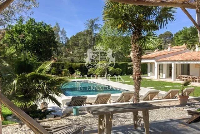 House in Mougins, Provence-Alpes-Côte d'Azur, France 1 - 18172210