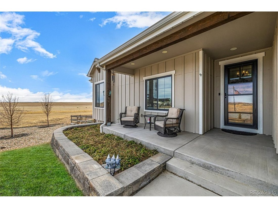 Strasburg, Colorado, United States 4 - 18174710