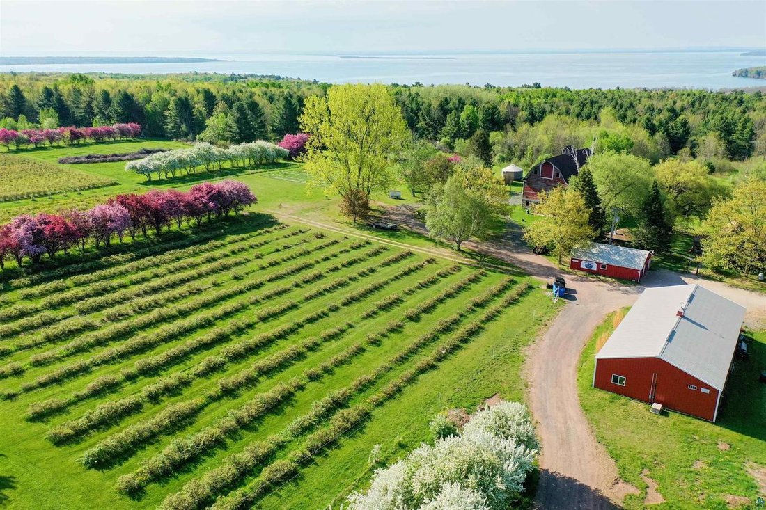House in Washburn, Wisconsin, United States 1 - 17854924