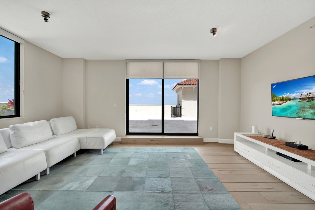 Condo in Coral Gables, Florida, United States 3 - 18174813