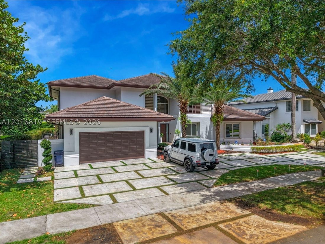 House in Hialeah, Florida, United States 5 - 17890575