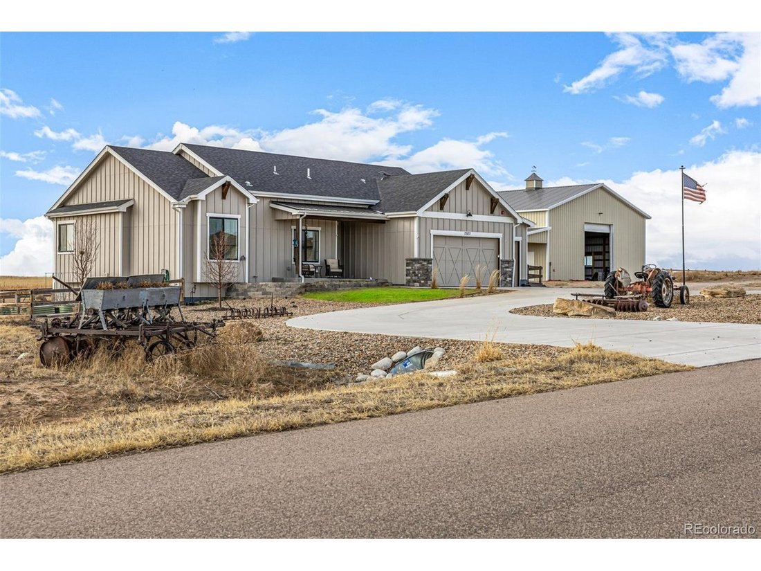 Strasburg, Colorado, United States 1 - 18174710