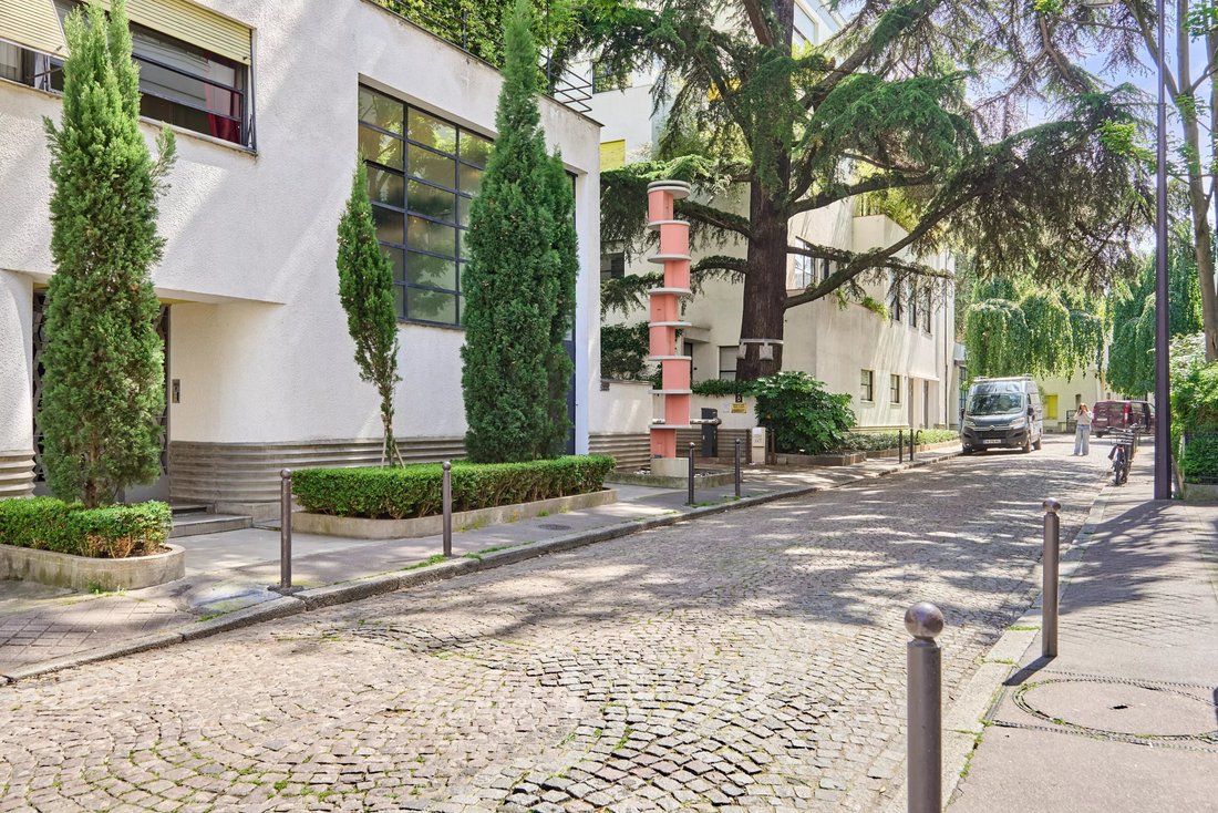 Apartment in Auteuil Nord, Paris 16e Arrondissement, Paris 2 - 18172206