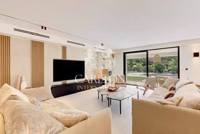 House in Mougins, Provence-Alpes-Côte d'Azur, France 2 - 18172210
