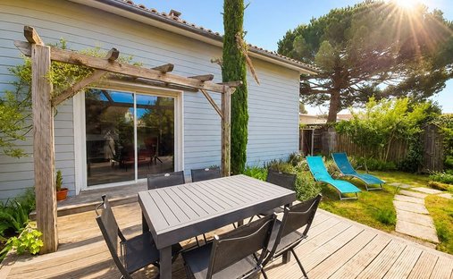 House in Saint-Palais-sur-Mer, Nouvelle-Aquitaine, France 1