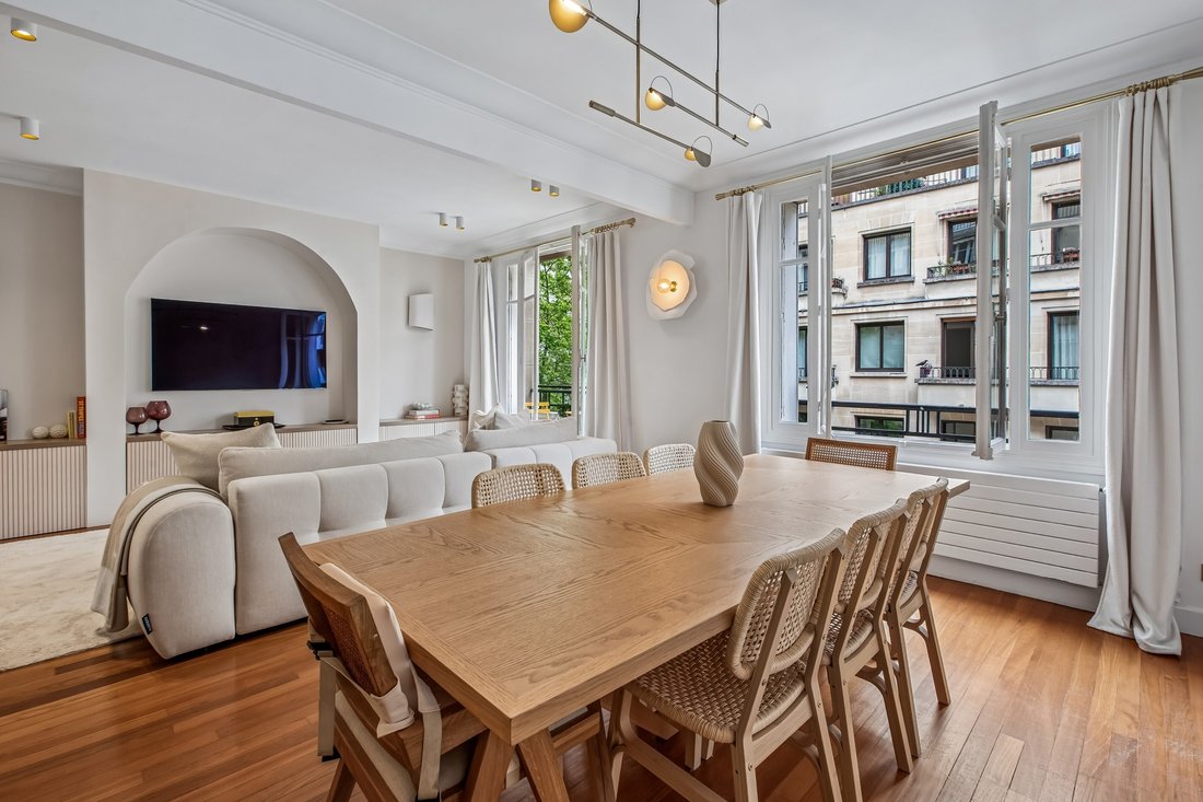 Apartment in Bois de Boulogne, Paris 16e Arrondissement, Paris 4 - 18173009