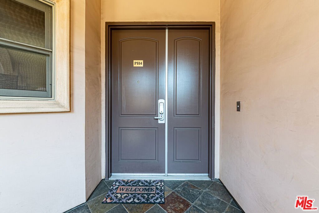 Condo in Los Angeles, California, United States 3 - 18172134