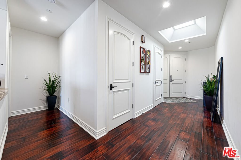 Condo in Los Angeles, California, United States 4 - 18172134