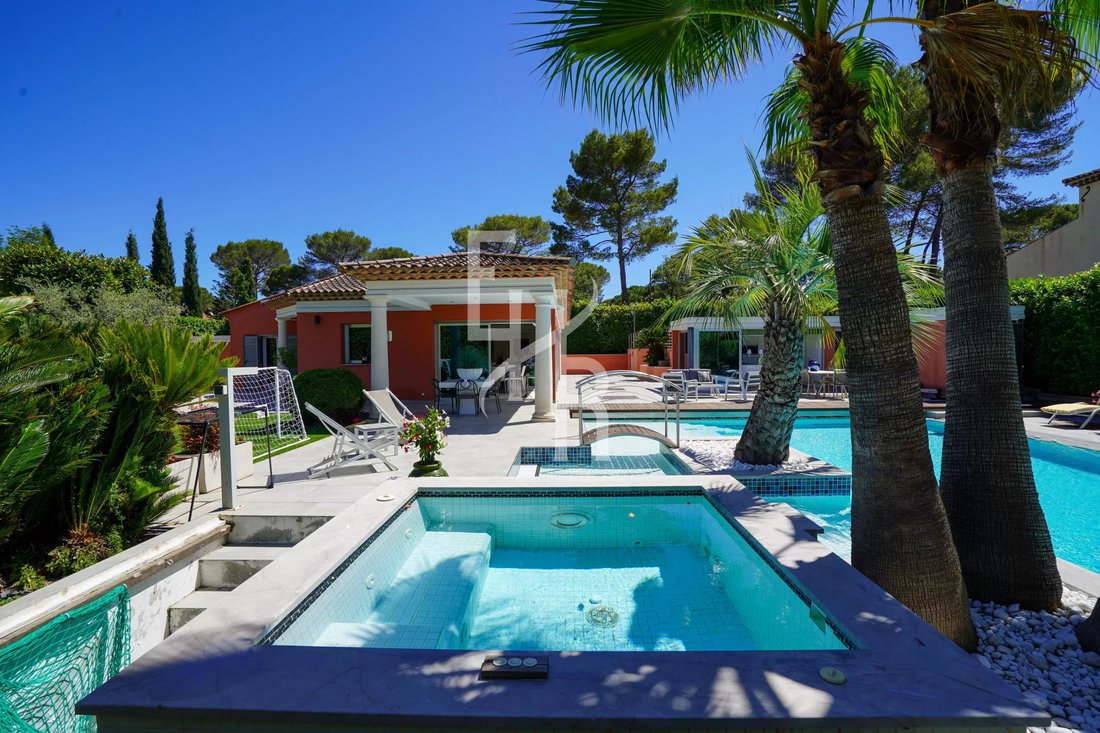 Villa in Hauts de Saint Jean-Hauts de l'Aubarede, Le Cannet, France 3 - 18174865