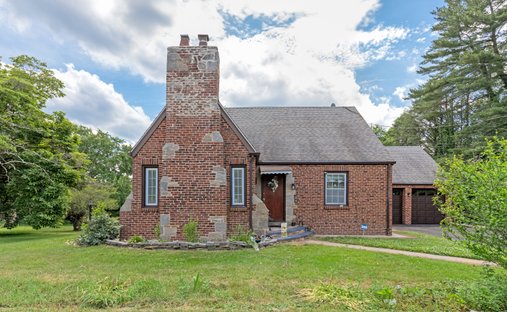 House in Orange, Connecticut, United States 1