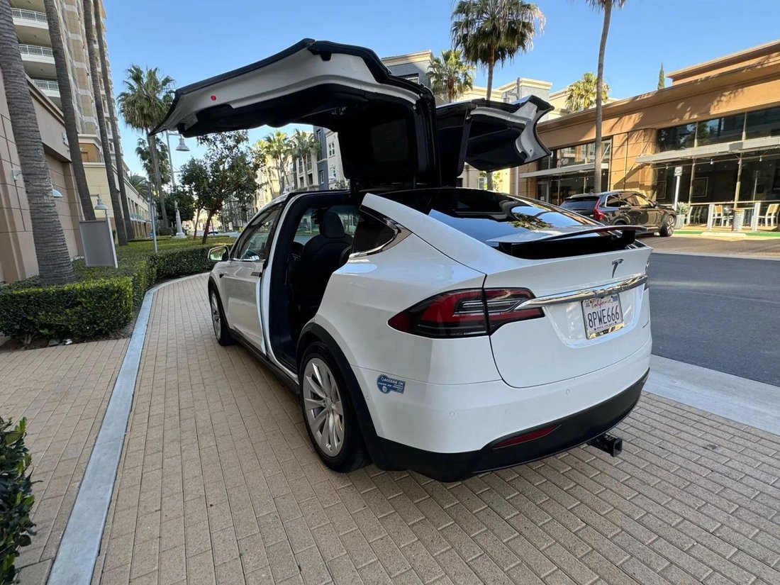 Suv in Riverside, CA, United States 4 - 18174035