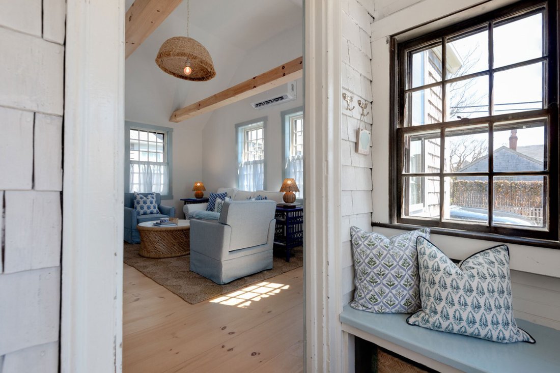 Nantucket, Massachusetts, United States 5 - 18172235