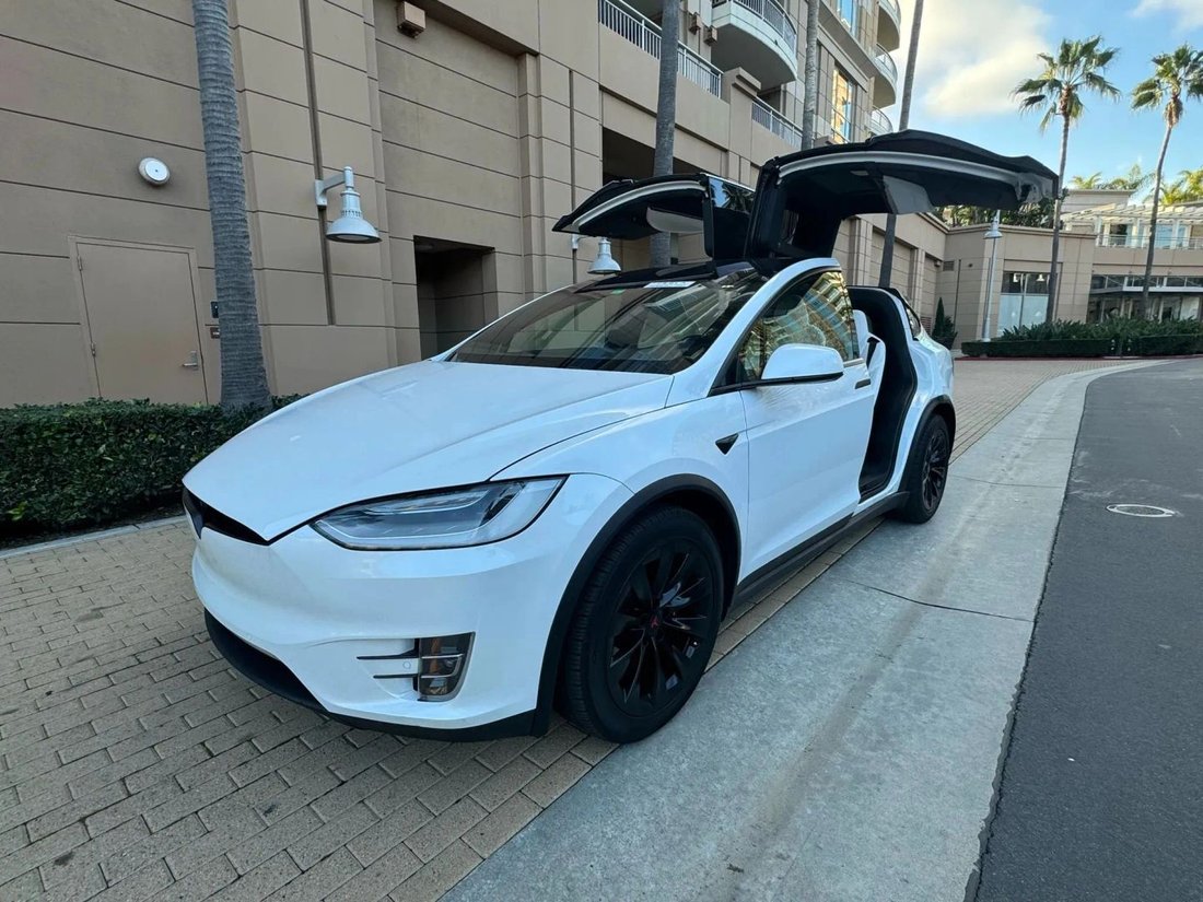 Suv in Riverside, CA, United States 3 - 18174060