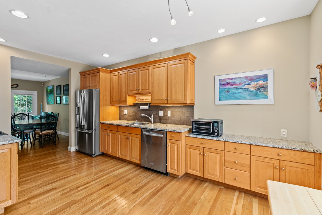 Condo in Canton, Massachusetts, United States 3 - 18174621