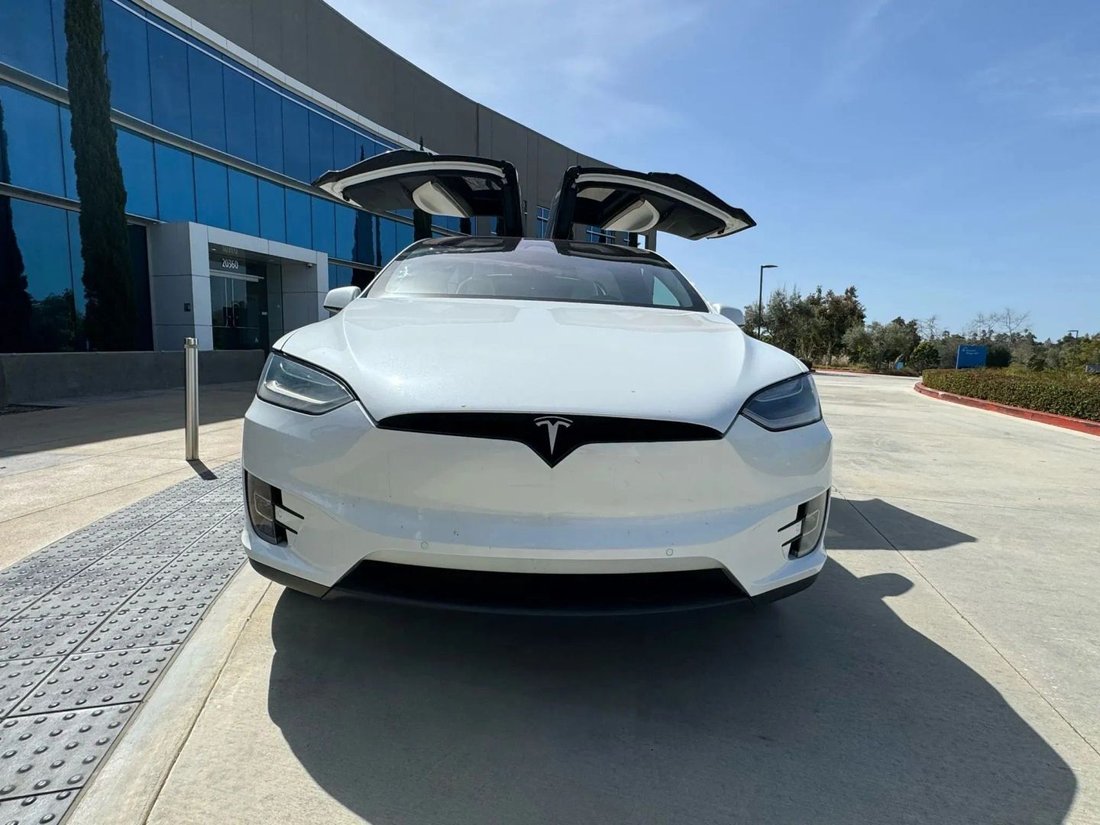 Suv in Riverside, CA, United States 2 - 18174121