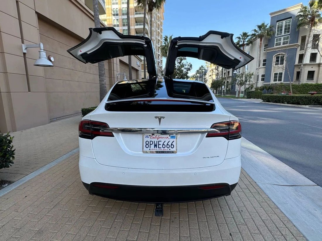 Suv in Riverside, CA, United States 5 - 18174035