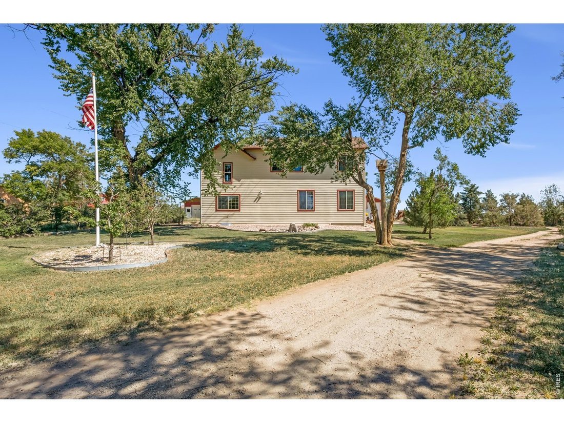 Longmont, Colorado, United States 1 - 18174297