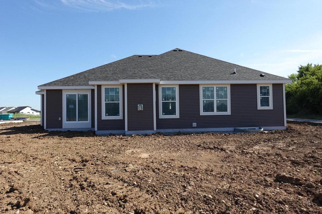 House in Waukesha, Wisconsin, United States 3 - 17786583