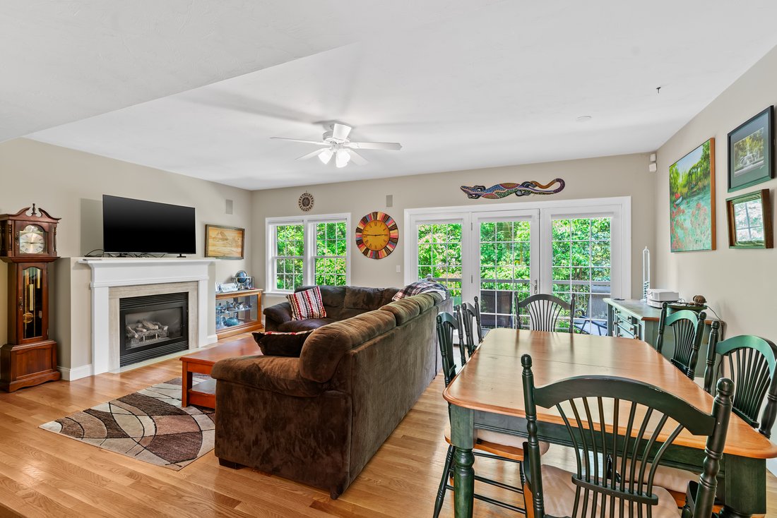 Condo in Canton, Massachusetts, United States 5 - 18174621