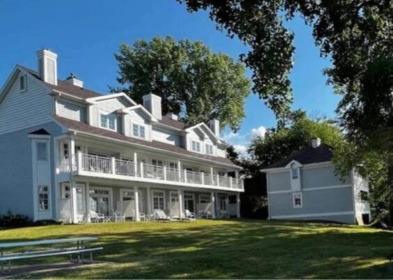 House in Lake Geneva, Wisconsin, United States 1 - 18172020