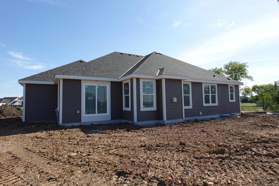 House in Waukesha, Wisconsin, United States 4 - 17786583