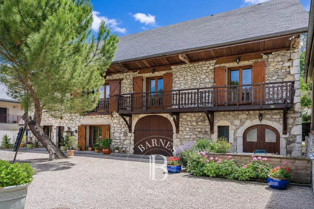 House in La Balme-de-Sillingy, Auvergne-Rhône-Alpes, France 2 - 18153259