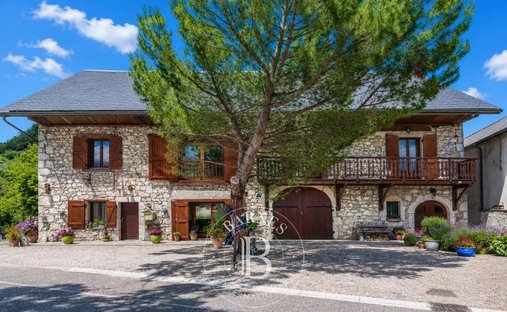 House in La Balme-de-Sillingy, Auvergne-Rhône-Alpes, France 1