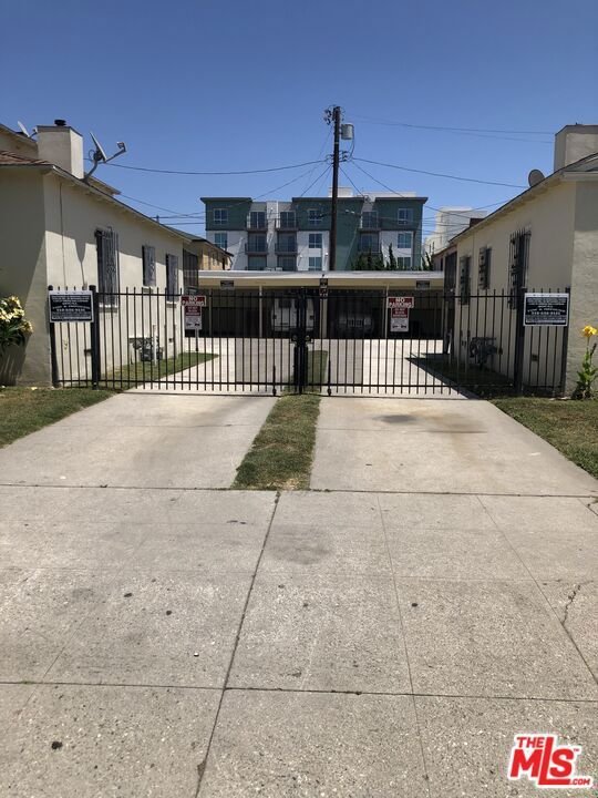 Los Angeles, California, United States 5 - 18172142