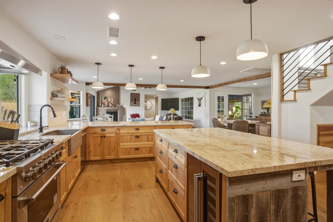 Temecula, California, United States 5 - 18174960