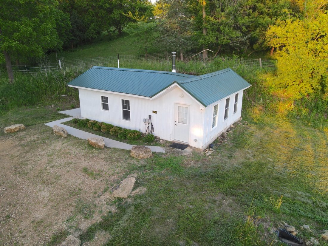 House in Elizabeth, Illinois, United States 2 - 18175098