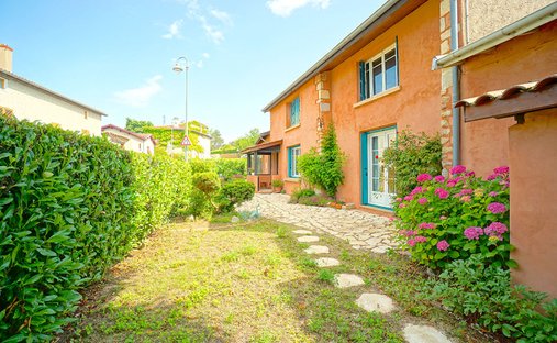 Villa in La Tour-de-Salvagny, Auvergne-Rhône-Alpes, France 1
