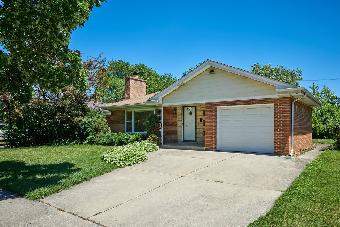 House in Skokie, Illinois, United States 2 - 18175057