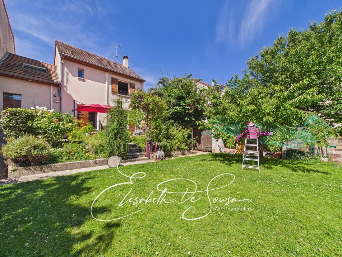 House in Vitry-sur-Seine, Ile-de-France, France 1 - 17943252