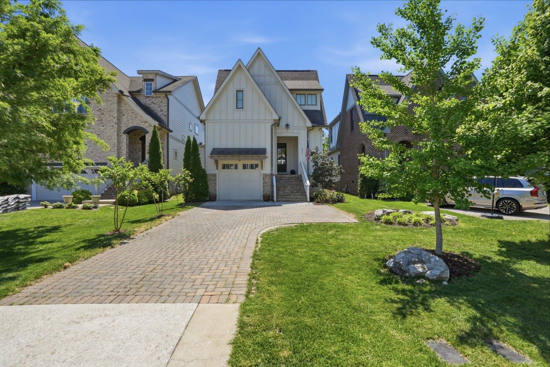Co Op in Forest Hills, Tennessee, United States 1 - 18175069
